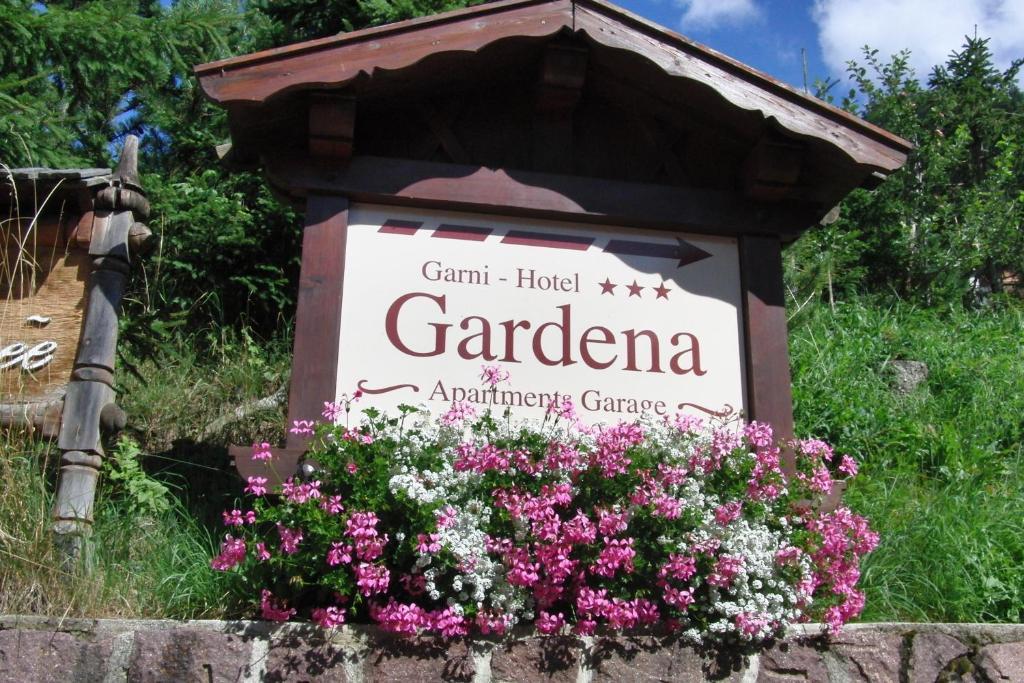 Hotel Garnì Gardena - Appartments Santa Cristina Val Gardena Esterno foto