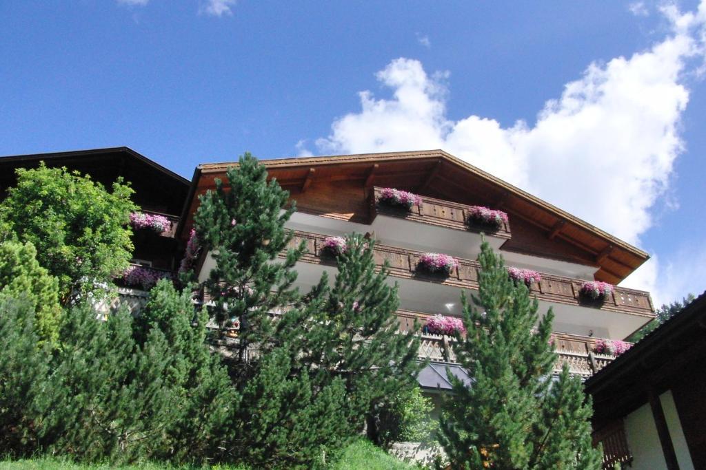 Hotel Garnì Gardena - Appartments Santa Cristina Val Gardena Esterno foto