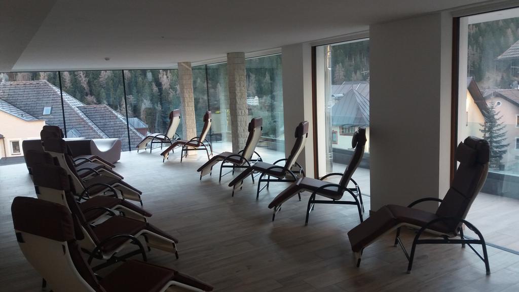 Hotel Garnì Gardena - Appartments Santa Cristina Val Gardena Esterno foto