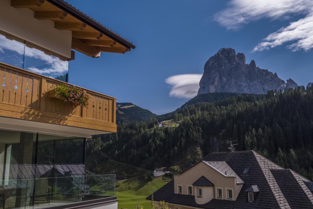 Hotel Garnì Gardena - Appartments Santa Cristina Val Gardena Esterno foto