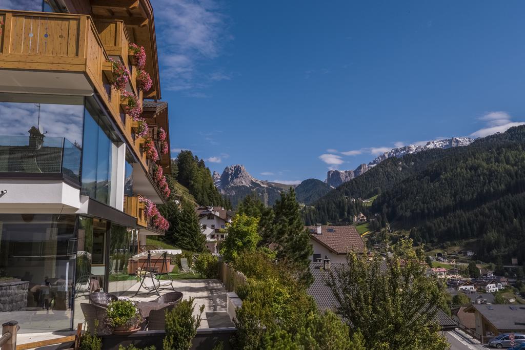 Hotel Garnì Gardena - Appartments Santa Cristina Val Gardena Esterno foto